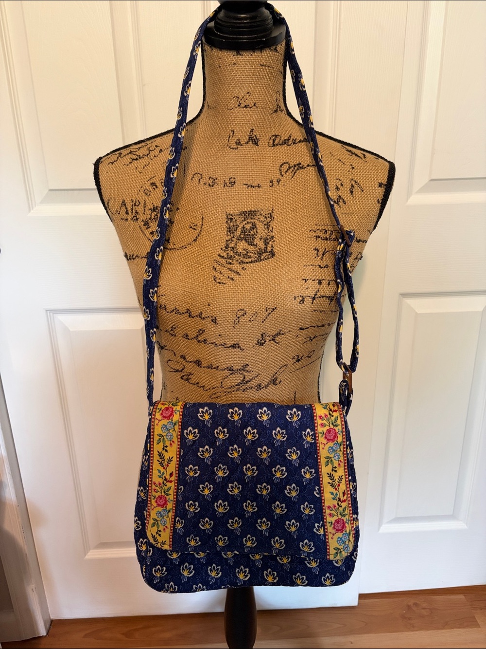 Vintage Vera Bradley Maison Blue Crossbody Purse Flap Bag Retired